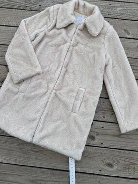 NWT Missguided Beige Faux Fur Coat Size L | Soft & Cozy